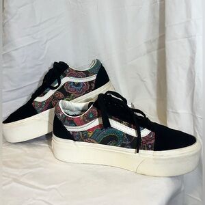 Women’s Size 8 Vans Old Skool
Paisley Bloom Black Platforms